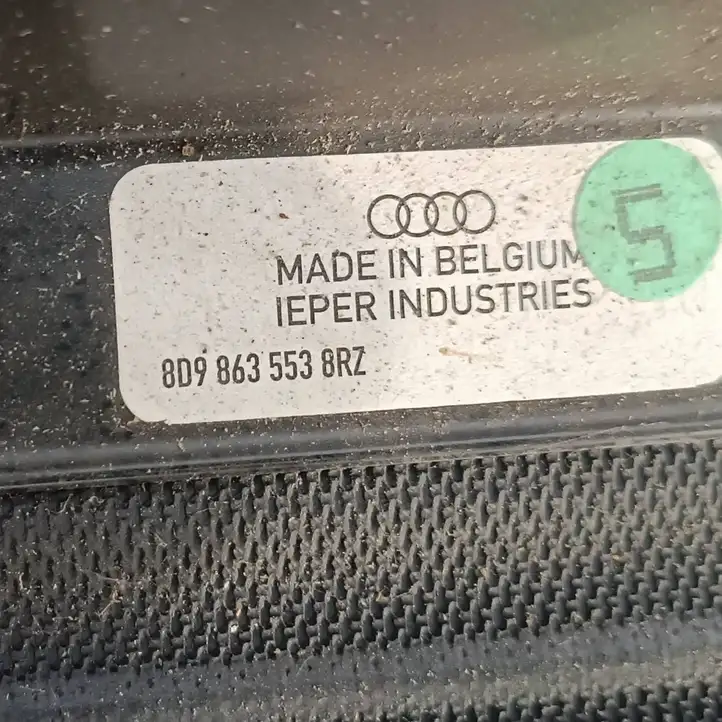 Audi A4 S4 B5 8D (1999 - 2001) 8D98635538RZ Шторка — фото 3