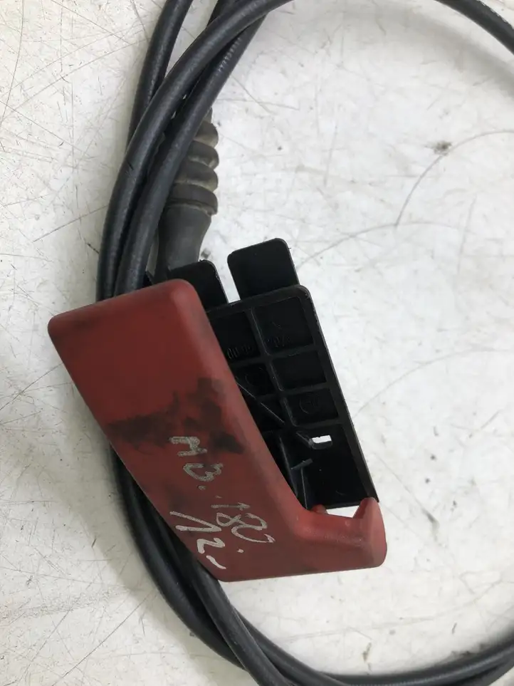 Mercedes-Benz B-class W246 (2011 - 2014) A2048800020 Трос капота — фото 3