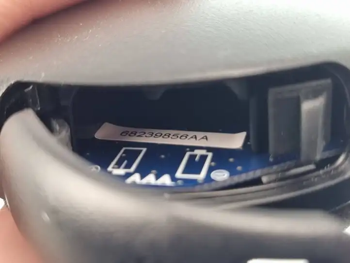 Chrysler Pacifica (2016 - ) 68239856AA Комплект громкой связи (Hands Free) — фото 5