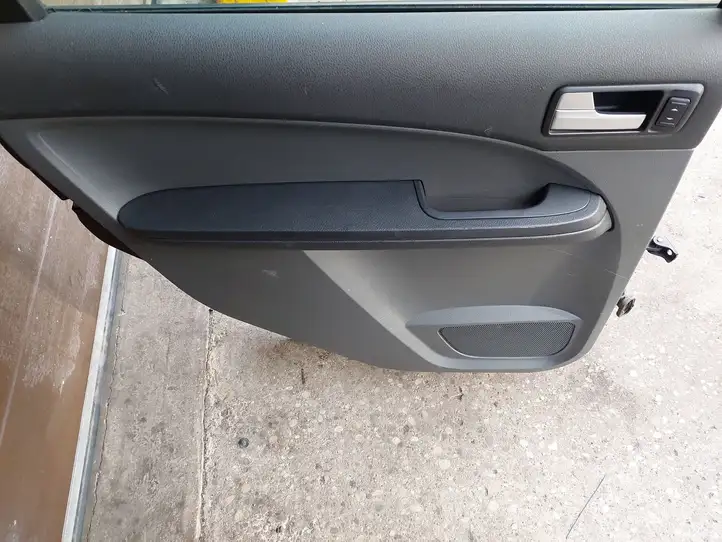Ford Focus C-MAX (2003 - 2010) Задняя дверь — фото 4