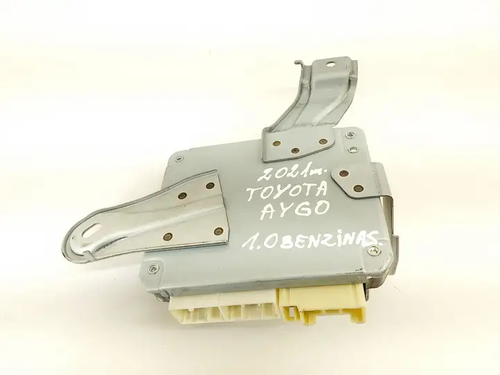 Toyota Aygo AB40 (2018 - 2021) 8953070340 Блок управления АКПП — фото 4