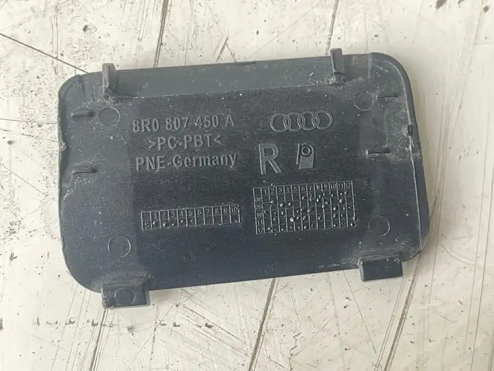 Audi Q5 SQ5 (2008 - 2012) 8R0807450A Заглушка буксировочной петли бампера — фото 2