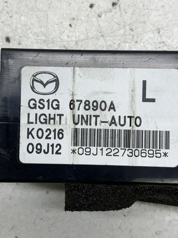 Mazda 6 (2009 - 2012) GS1G67890A Блок управления светом — фото 3