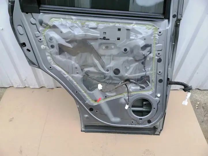 Nissan Qashqai (2010 - 2013) Задняя дверь — фото 8