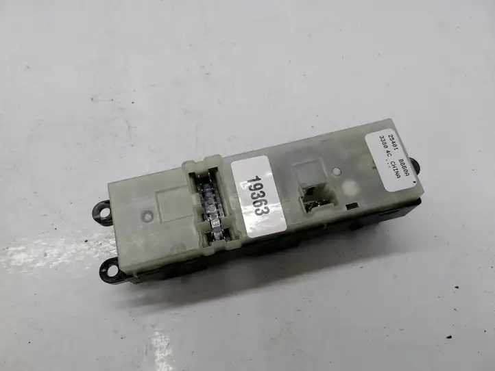 Nissan Qashqai (2010 - 2013) 25401BB60A Блок кнопок стеклоподъемников — фото 3