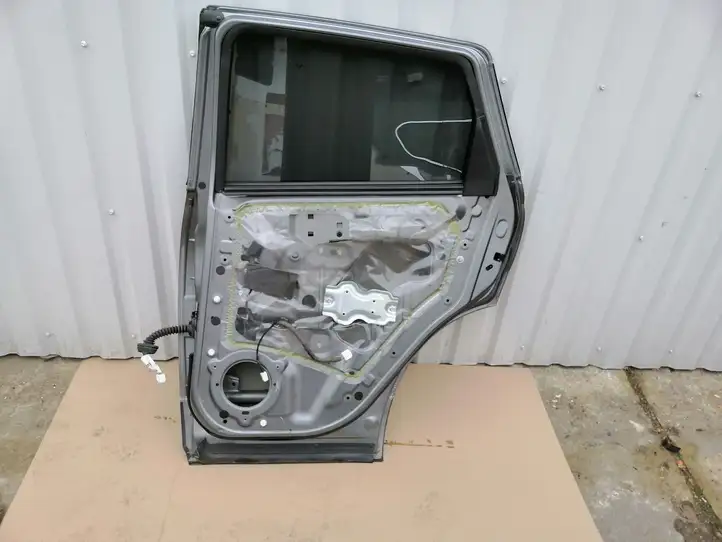 Nissan Qashqai (2010 - 2013) Задняя дверь — фото 4