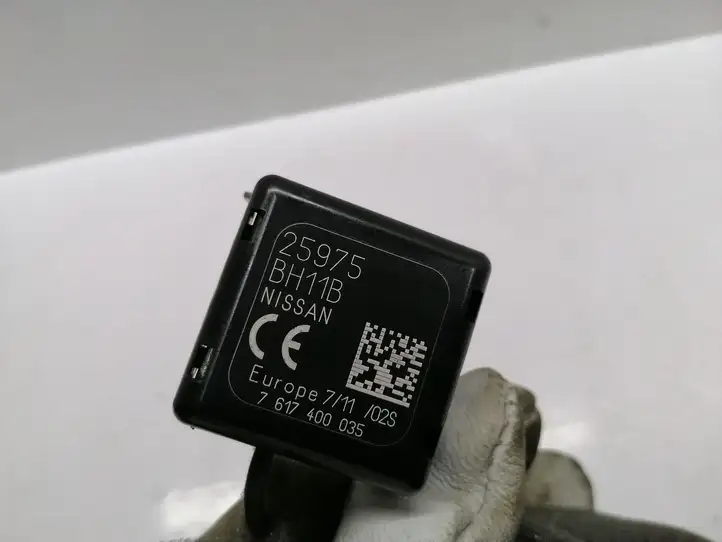 Nissan Qashqai (2010 - 2013) 25975BH11B GPS антенна — фото 4