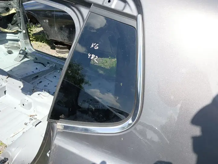 Peugeot 2008 I (2013 - 2019) Заднее боковое стекло — фото 3