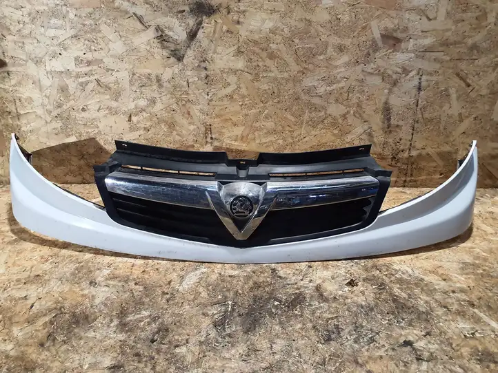Opel Vivaro (2006 - 2014) 623100249R Верхняя решетка радиатора — фото 1