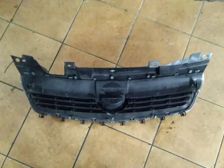 Opel Zafira B (2008 - 2014) 13157590 Передняя решетка — фото 4