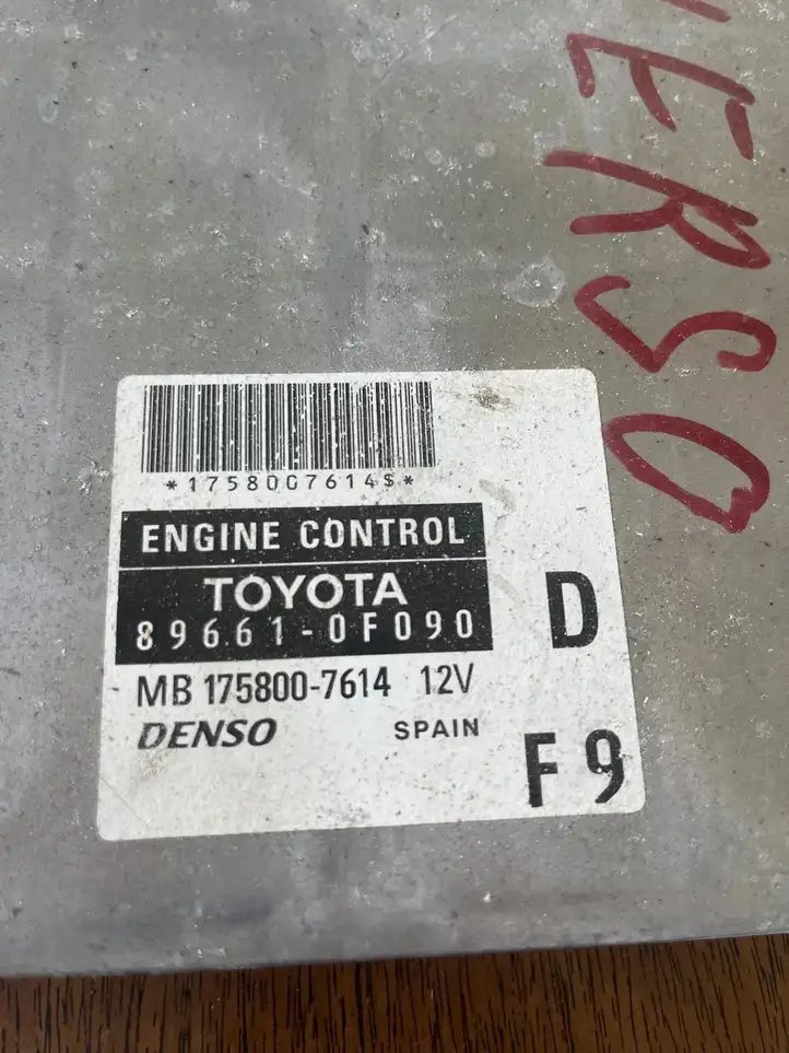 Toyota Corolla Verso AR10 (2004 - 2009) 896610F090 Блок управления двигателем (ЭБУ) — фото 3