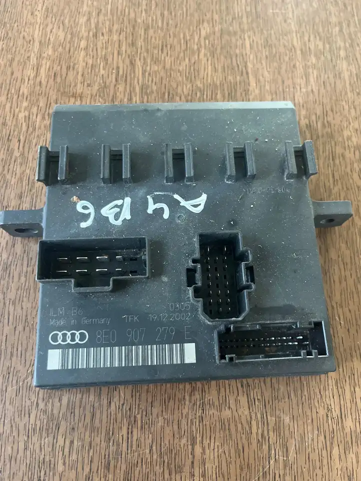 Audi A4 S4 B6 8E 8H (2000 - 2006) 8E0907279E Модуль комфорта — фото 1