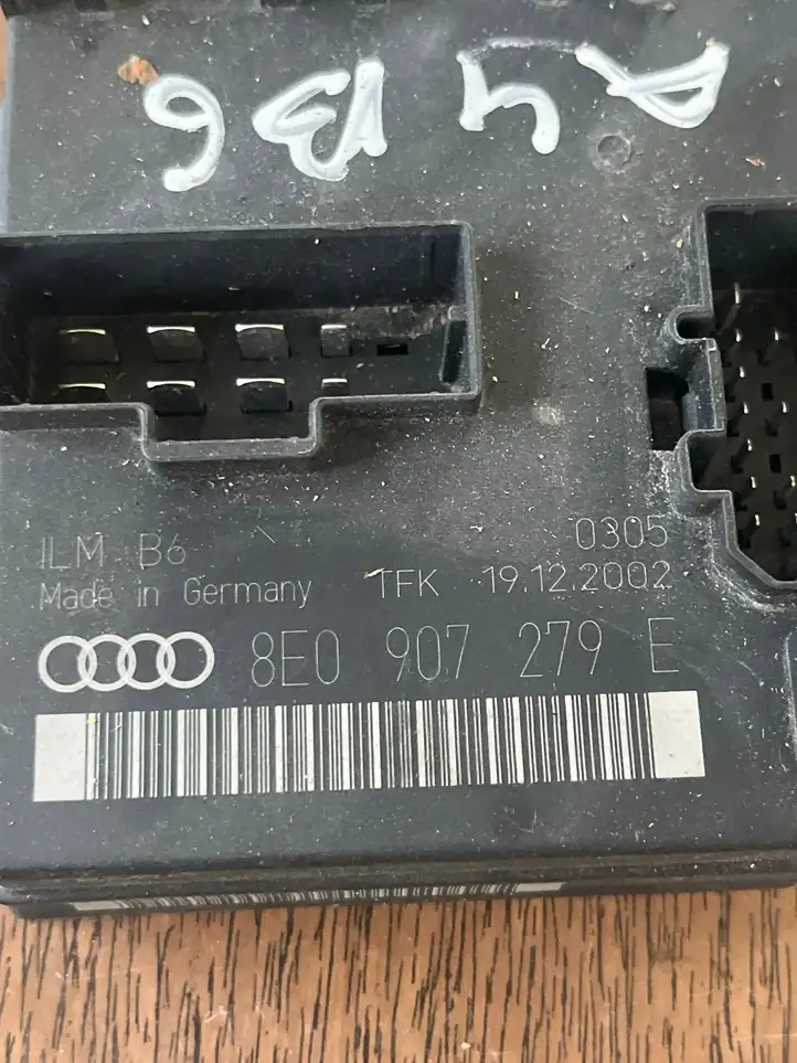 Audi A4 S4 B6 8E 8H (2000 - 2006) 8E0907279E Модуль комфорта — фото 3