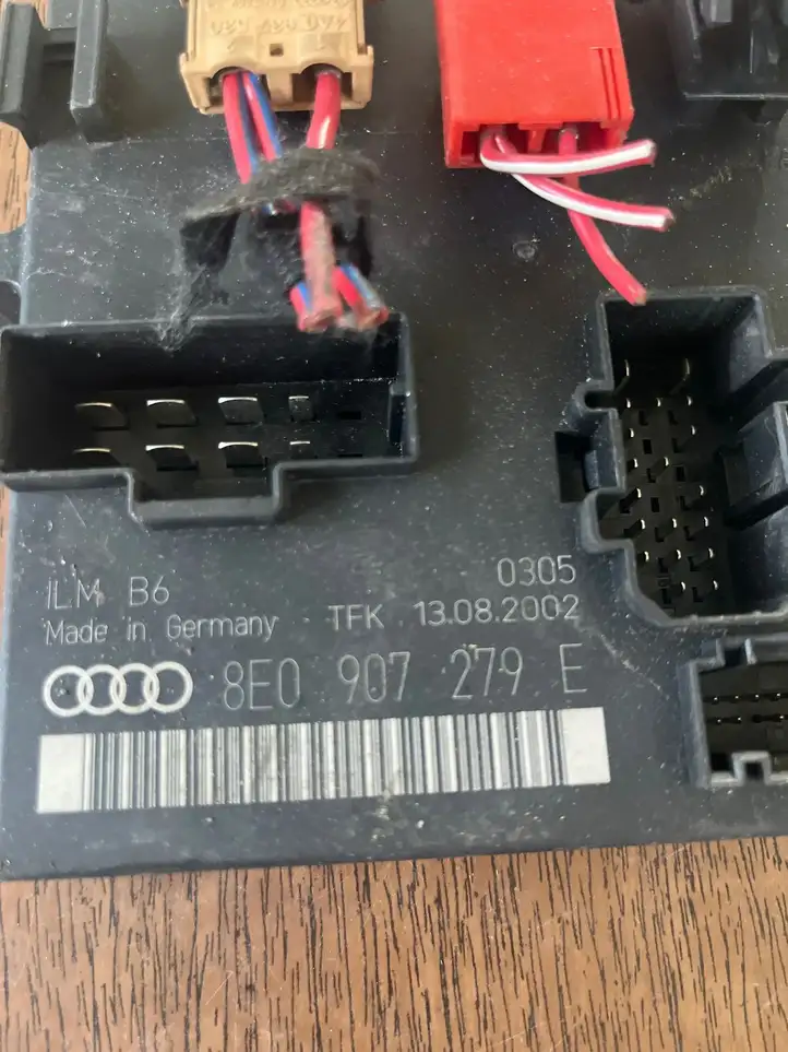 Audi A4 S4 B6 8E 8H (2000 - 2006) 8E0907279E Модуль комфорта — фото 4