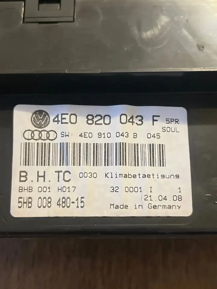 Audi A8 S8 D3 4E (2007 - 2010) 4E0820043F Блок управления пневмоподвеской — фото 4