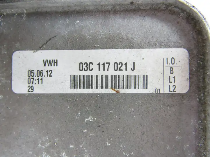 Volkswagen Golf VI (2009 - 2013) Кронштейн масляного фильтра — фото 4