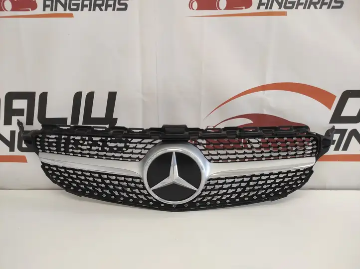 Mercedes-Benz C W205 (2014 - 2021) A2058800307 Передняя решетка — фото 1