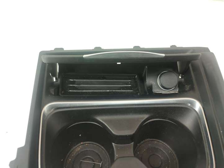 BMW 4 F32 F33 (2013 - 2017)  8219700 Держатель чашки
