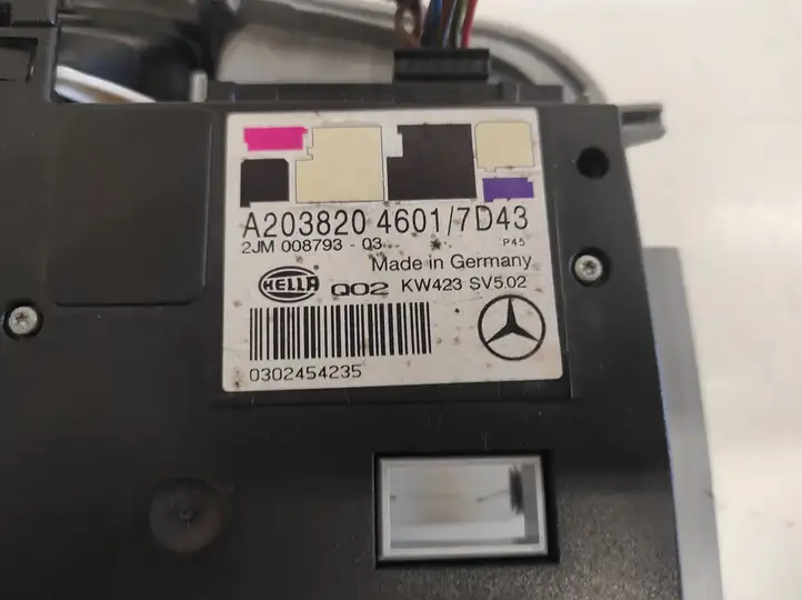 Mercedes-Benz C W203 (2000 - 2007) A2038204601 Передняя подсветка — фото 4