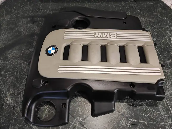 BMW 5 E60 E61 (2004 - 2010) 778890805 Крышка двигателя декоративная — фото 1