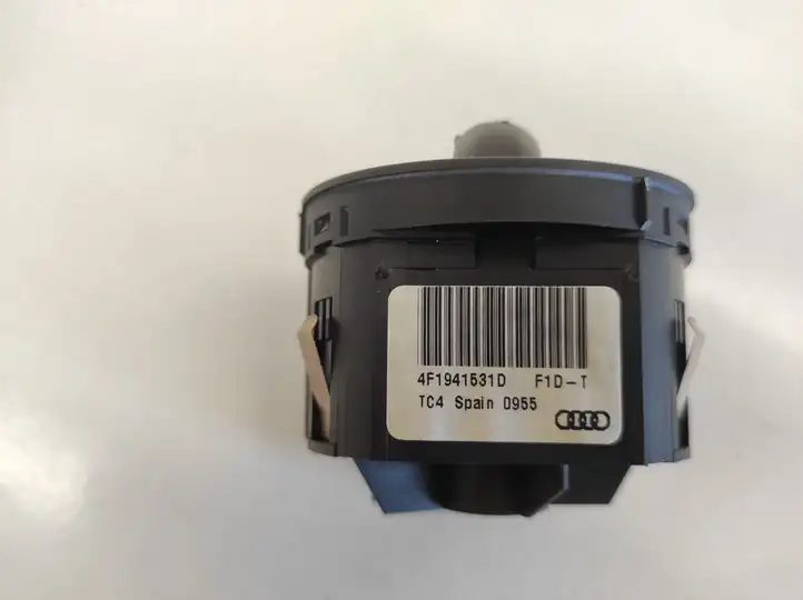 Audi A6 S6 C6 4F (2004 - 2008) 4F1941531D Включатель фонарей — фото 2