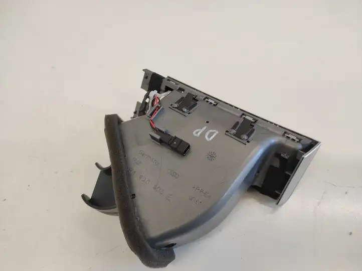 Audi A6 S6 C6 4F (2004 - 2008) 4F1820902 Боковой воздушный дефлектор — фото 4