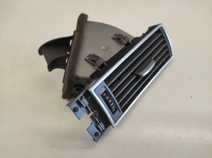 Audi A6 S6 C6 4F (2004 - 2008) 4F1820902 Боковой воздушный дефлектор — фото 5