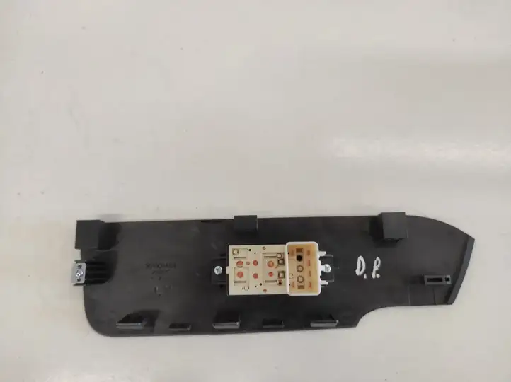 Chevrolet Captiva (2006 - 2011) 202005438 Кнопка стеклоподъемников — фото 2
