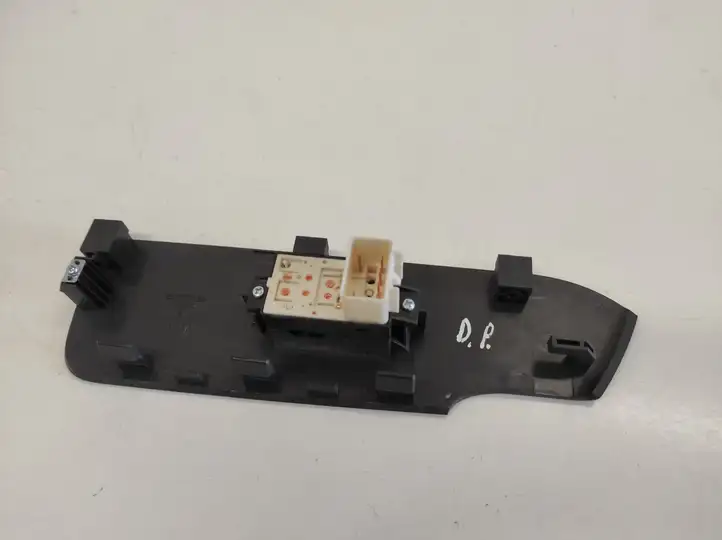 Chevrolet Captiva (2006 - 2011) 202005438 Кнопка стеклоподъемников — фото 4