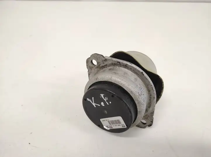Volkswagen Touareg I (2002 - 2010) 7L6199131C Опора двигателя — фото 1
