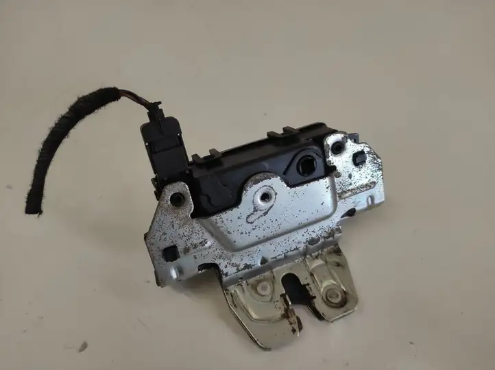 Opel Zafira B (2003 - 2006) 495058724 Замок крышки багажника — фото 3