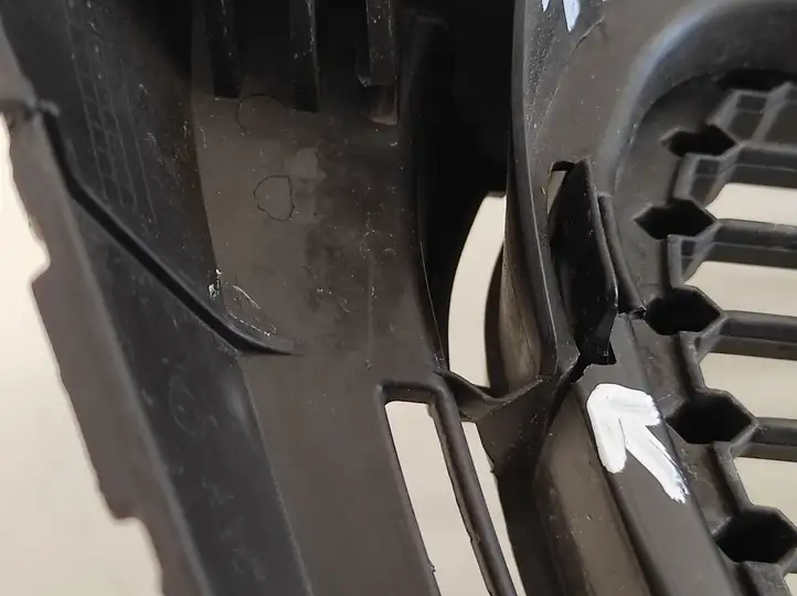Mercedes-Benz E W238 (2017 - ) A2388880400 Верхняя решетка радиатора — фото 2