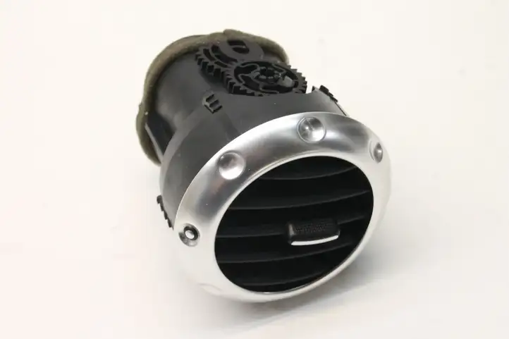 Audi TT Mk1 (1998 - 2003) 8N0820901 Воздушная решетка панели — фото 2