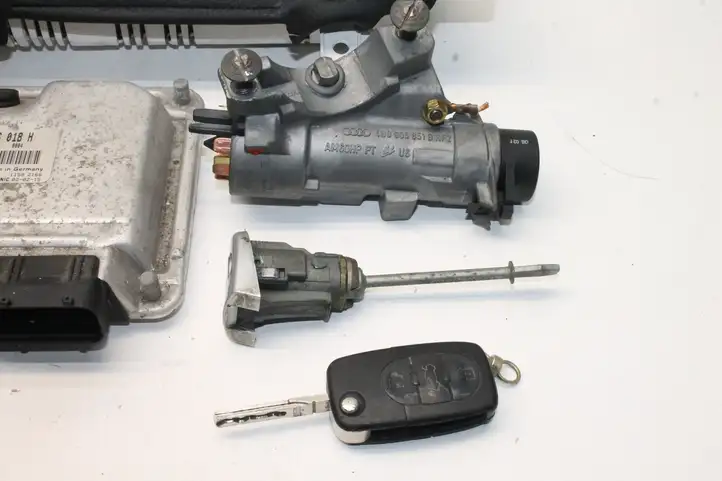 Audi TT Mk1 (1998 - 2003) 8N0906018H Комплект системы зажигания — фото 2
