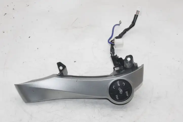 Toyota Prius+ (ZVW40) (2011 - 2018) 8425047151 Кнопки на рулевом колесе — фото 1