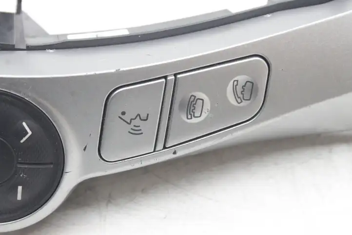 Toyota Prius+ (ZVW40) (2011 - 2018) 8425047151 Кнопки на рулевом колесе — фото 8