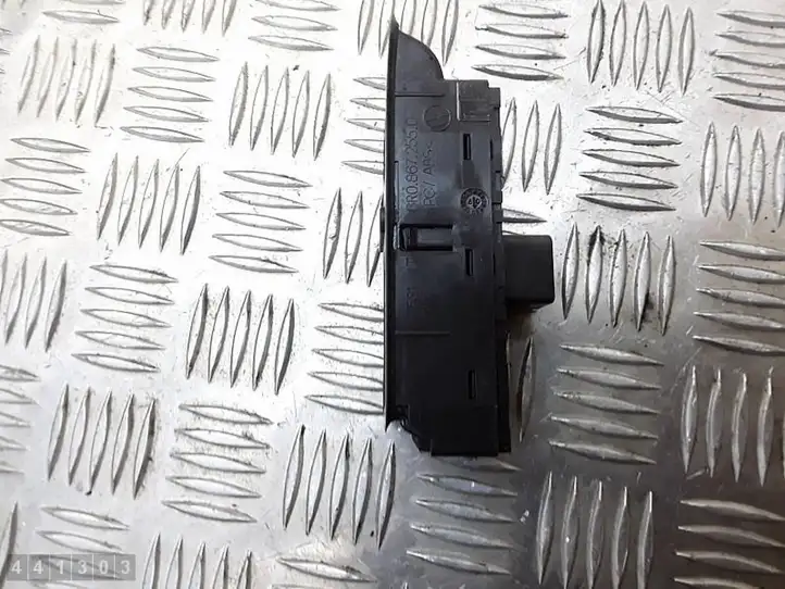 Volkswagen Polo V 6R (2009 - 2015) 6R0867255D Блок кнопок стеклоподъемников — фото 2
