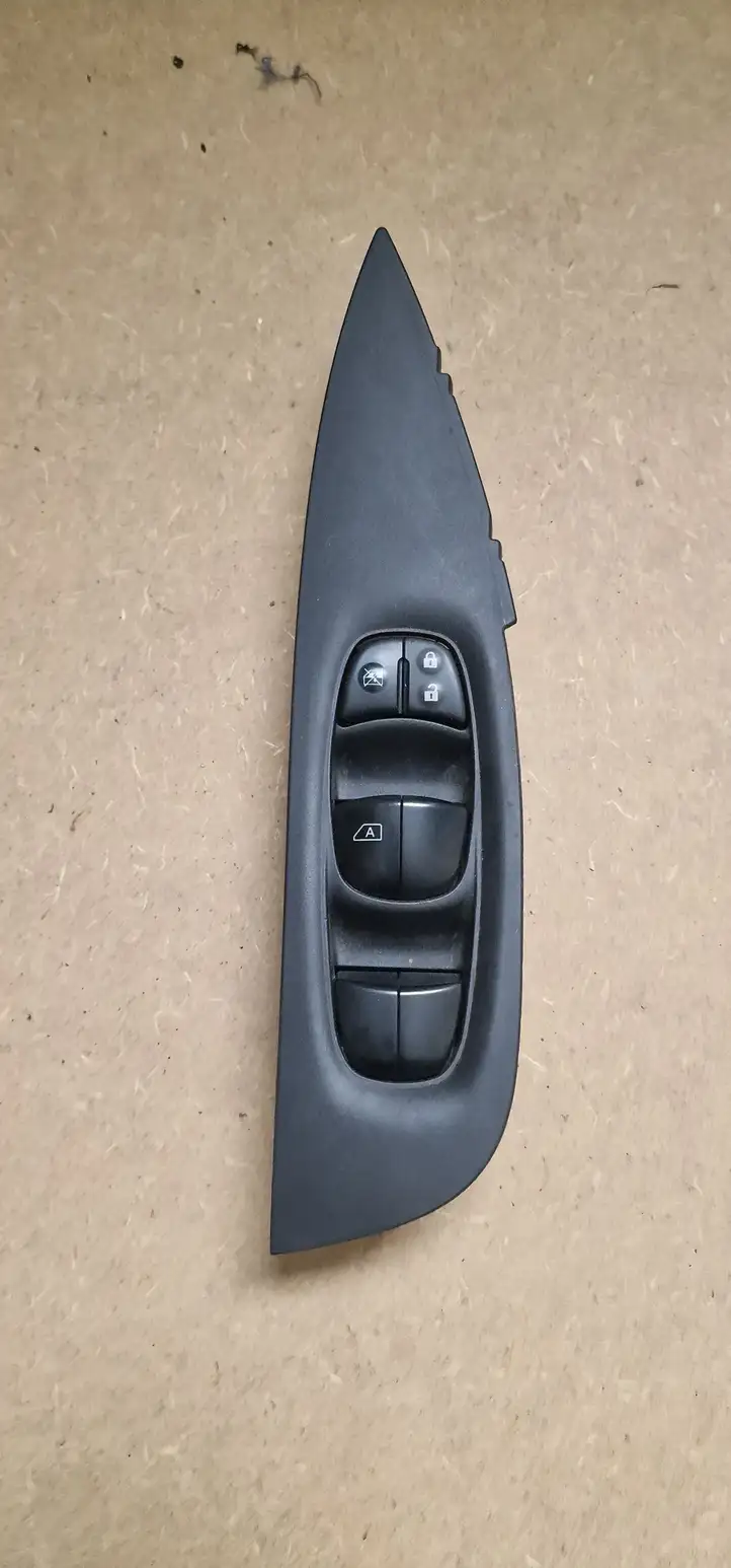 Nissan X-Trail T32 (2014 - 2021) PA6GF30 Блок кнопок стеклоподъемников — фото 1