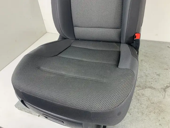 Volkswagen Golf VII (2013 - 2019) 5G0963555R Переднее сиденье пассажира — фото 7
