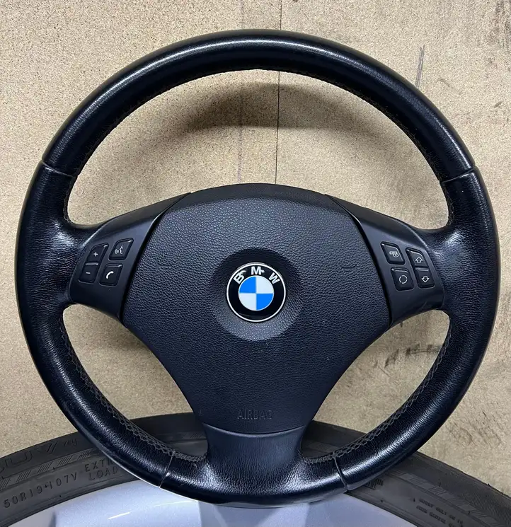 BMW X1 E84 (2009 - 2015) Руль — фото 1