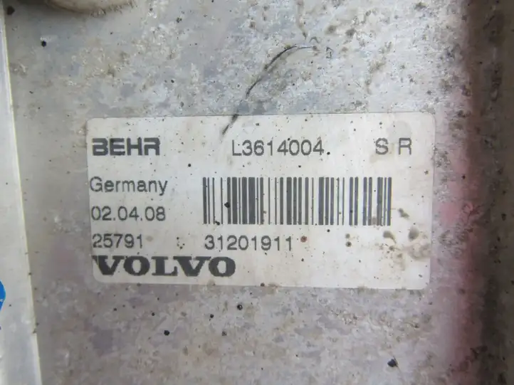 Volvo V70 (2007 - 2013) Кронштейн масляного фильтра — фото 1