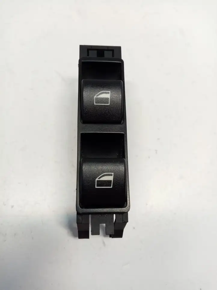 BMW 3 E46 (1998 - 2005) 6902179 Кнопка стеклоподъемников — фото 1