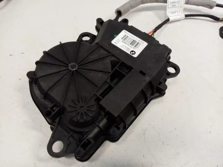 BMW X1 F48 F49 (2015 - 2022) 7357112 Замок крышки багажника — фото 4