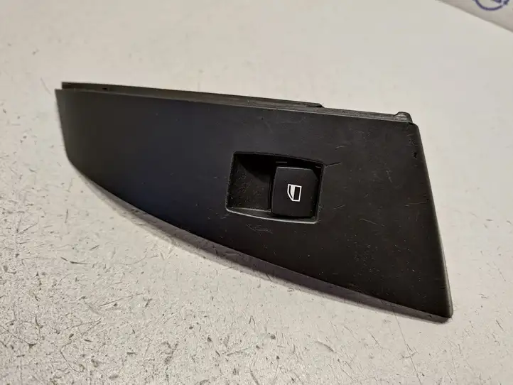 BMW 5 E60 E61 (2004 - 2010) 6951966 Кнопка стеклоподъемников — фото 1