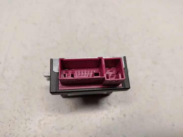 BMW X3 F25 (2010 - 2017) 7407514 Блок управления топливным насосом — фото 2