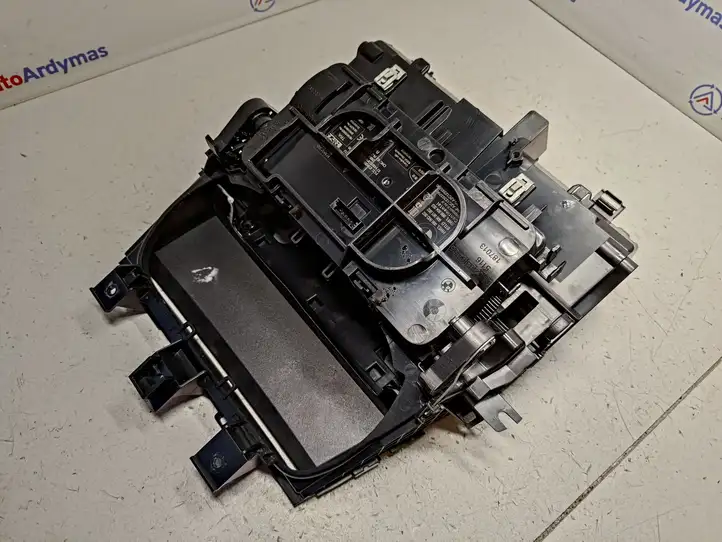 BMW 3 G20 G21 (2019 - ) 6806790 Ящик центральной консоли — фото 5