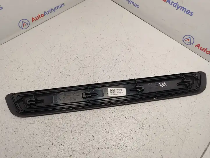 BMW 3 G20 G21 (2019 - ) 8079724 Внутренняя отделка переднего порога — фото 3