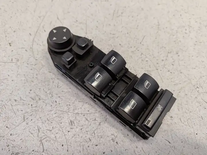 BMW 5 E60 E61 (2004 - 2010) 6943246 Кнопка стеклоподъемников — фото 1