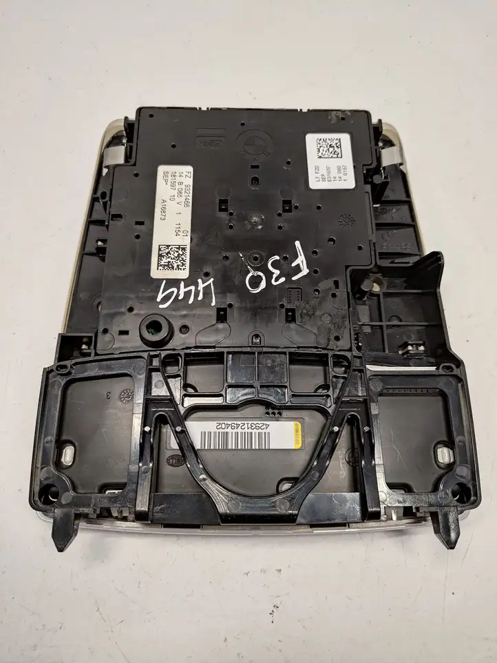 BMW 3 F30 F35 F31 (2012 - 2018) 9321466 Передняя подсветка — фото 2