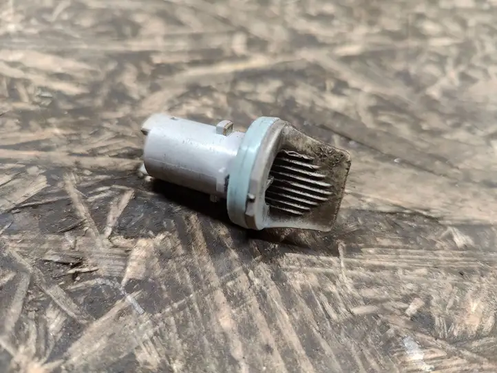 Kia Optima (2010 - 2013) Запчасти передней фары — фото 2
